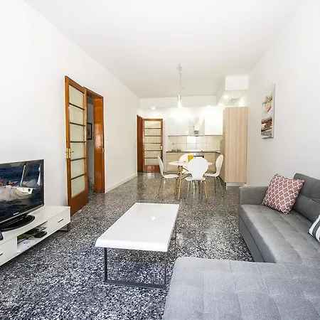Charming 3 Bedroom Flat, Theoria Travel Ta Xbiex